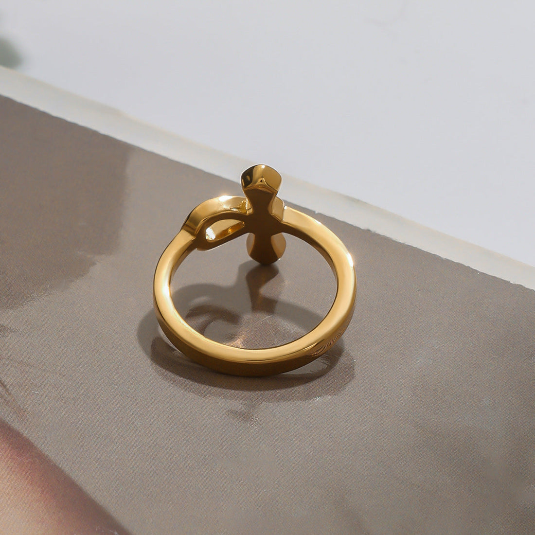 Joy Diamond Knot Gold Ring