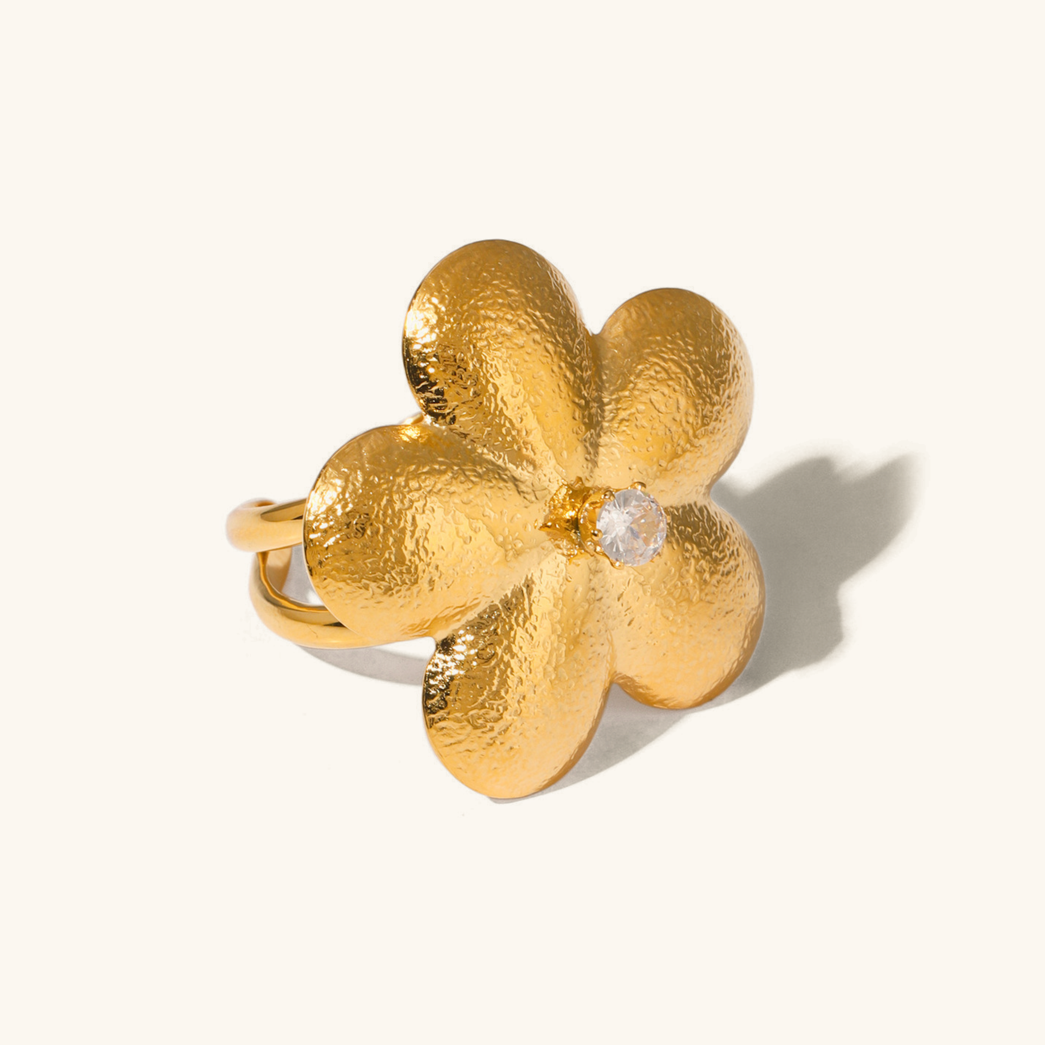 Anillo de pétalos de oro Flora